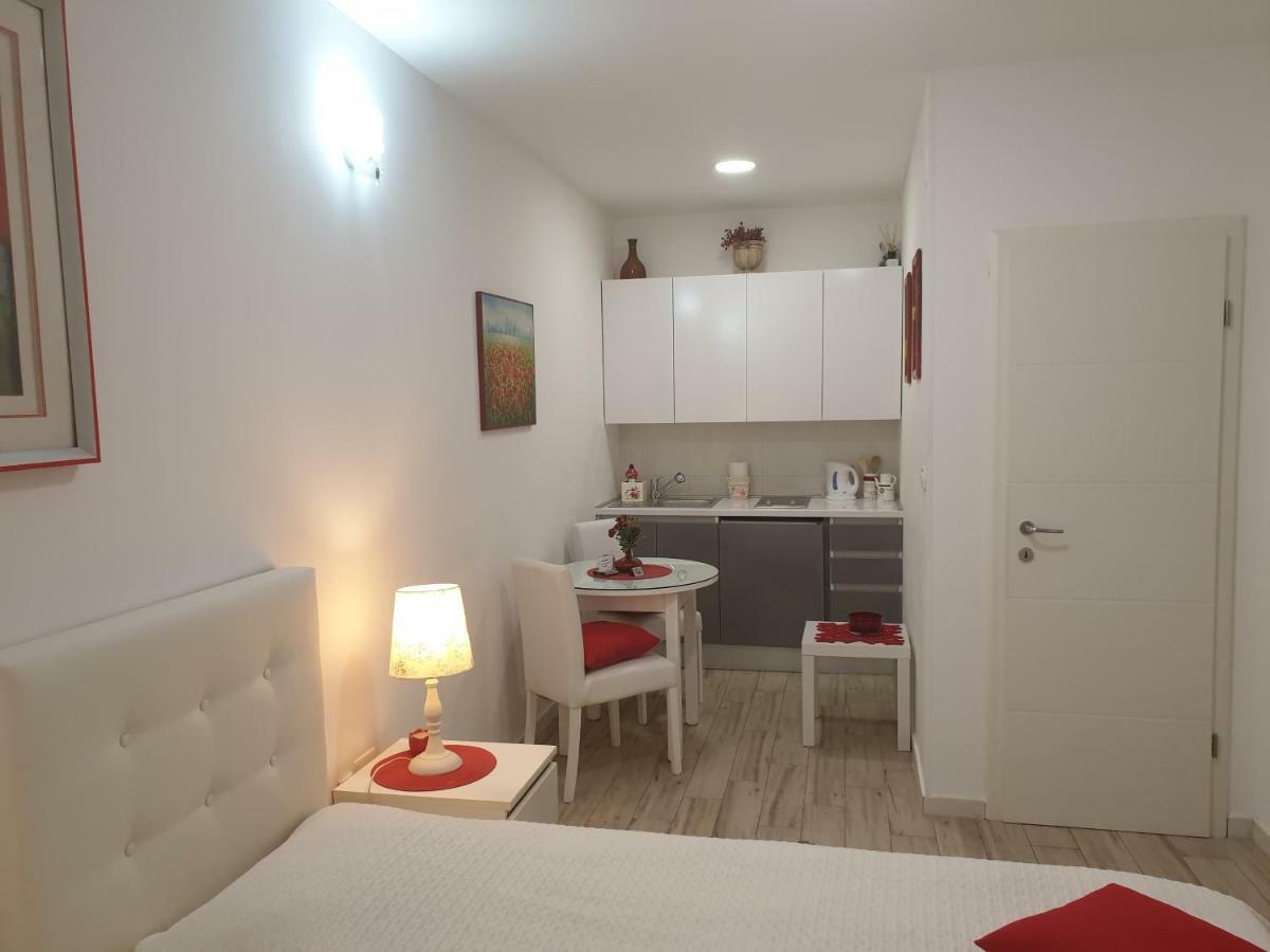 Apartments And Rooms Villa Lina Split