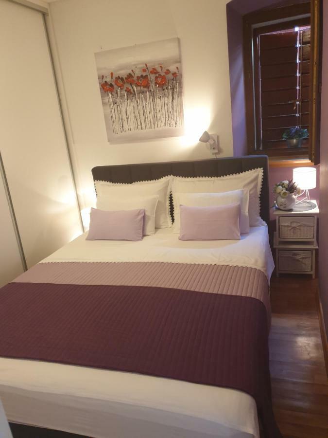 Apartments And Rooms Villa Lina Lägenhet Split